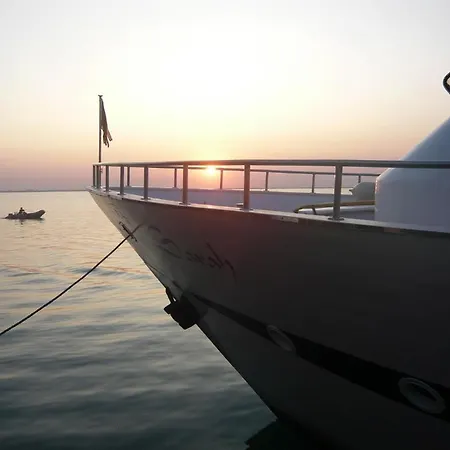 Botel Yacht Sarah Venezia