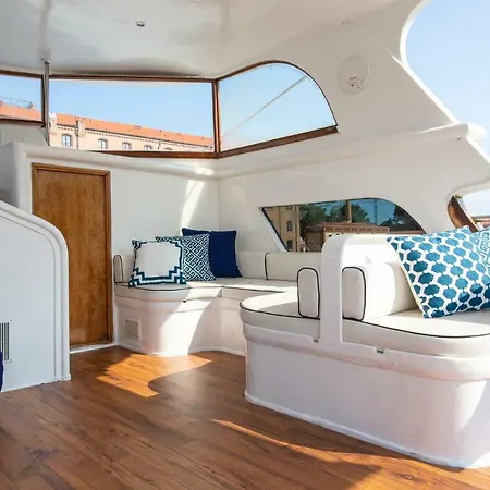 Botel Yacht Sarah Venezia *