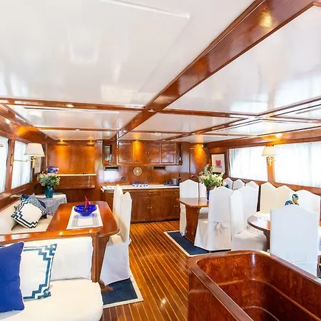 Botel Yacht Sarah Venezia *