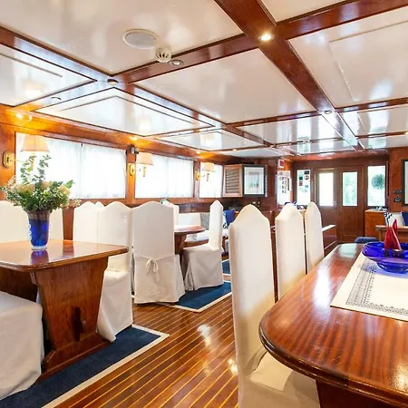Botel Yacht Sarah Venezia *