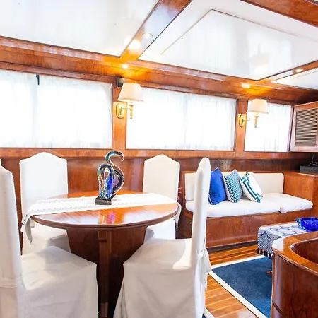 Botel Yacht Sarah Venezia *