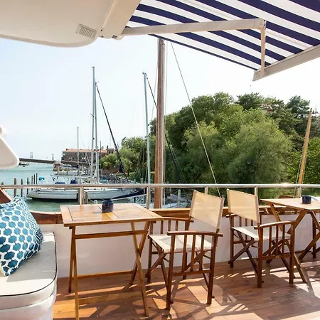 Yacht Sarah Venezia Botel La Giudecca