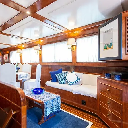 Botel Yacht Sarah Venezia La Giudecca