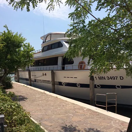 Yacht Sarah Venezia