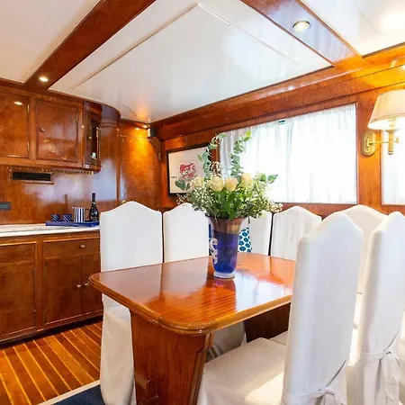 Yacht Sarah Venezia Botel *
