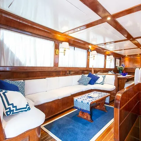 Yacht Sarah Venezia Botel *